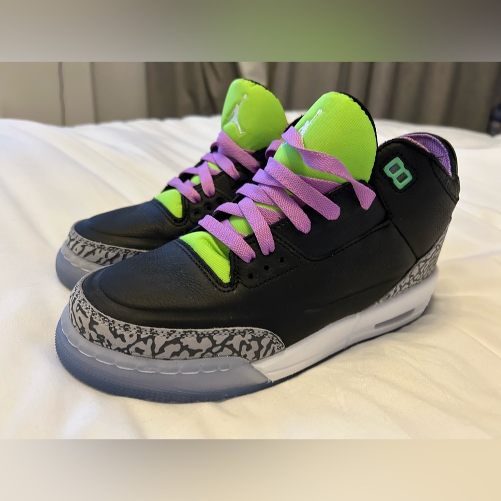 Brand new Jordan 3 sneakers for sale. Size 6.5y (which fits 6.5M and 8W) - Picture 2 of 7